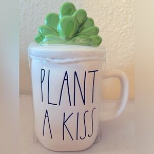 Rae Dunn Mug Topper PLANT A KISS Mug